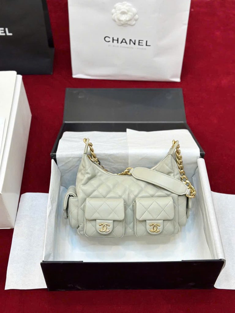 Túi Xách Chanel Hobo Small Siêu Cấp Nữ Da Cừu Màu Xám Nhạt 31x22x15cm (2)