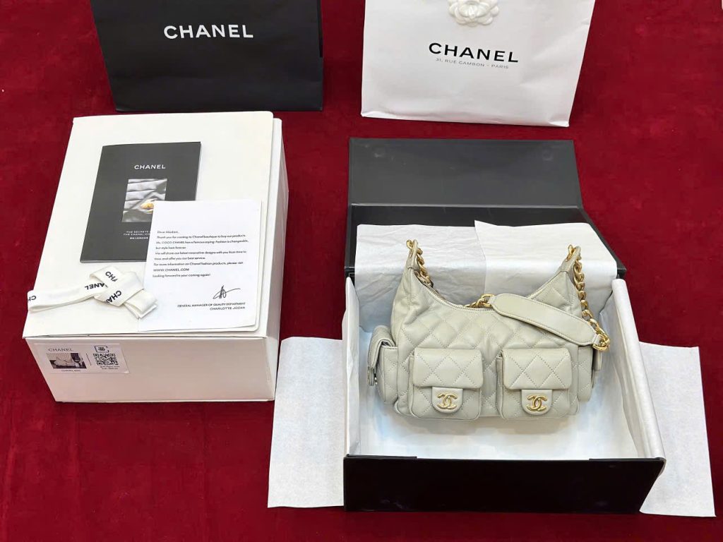 Túi Xách Chanel Hobo Small Siêu Cấp Nữ Da Cừu Màu Xám Nhạt 31x22x15cm (2)