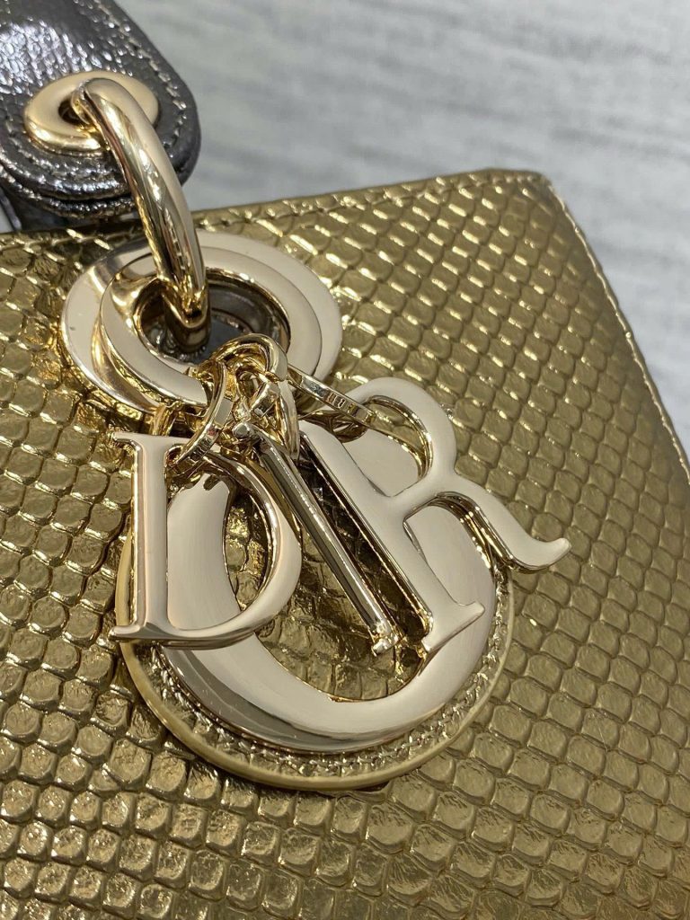 Túi Xách Dior D-Joy Siêu Cấp Màu Vàng Ánh Kim Hoạ Tiết Da Rắn 22cm (2)