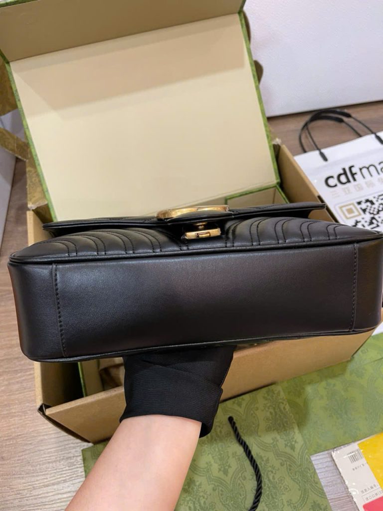 Túi Xách Gucci Marmont Siêu Cấp Nữ Màu Đen Khoá Vàng 26cm (2)
