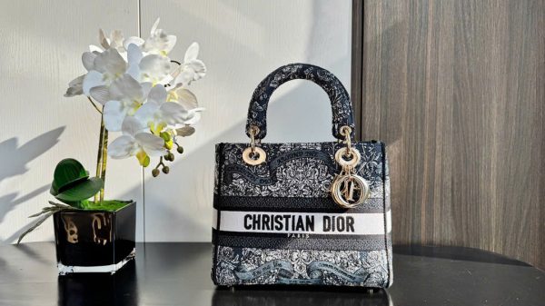 Túi Xách Hàng Hiệu Dior Lady Hoạ Tiết Thêu Thổ Cẩm 24cm (2)