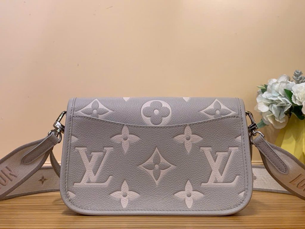 Túi Xách Louis Vuitton LV Diane Sac Like Auth Hoạ Tiết Dập Chìm 23x16x8 (2)