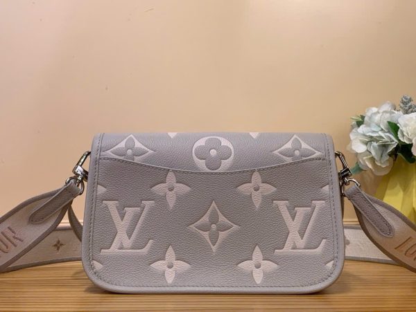 Túi Xách Louis Vuitton LV Diane Sac Like Auth Hoạ Tiết Dập Chìm 23x16x8 (2)