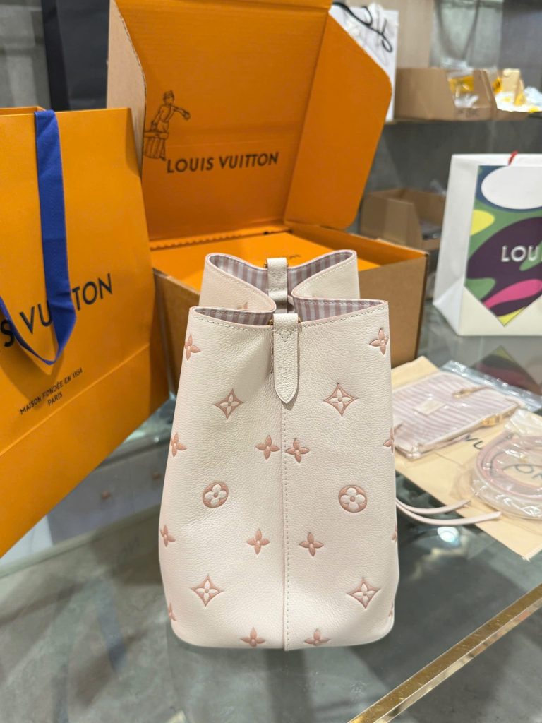Túi Xách Louis Vuitton LV NeoNoe Like Auth Màu Trắng Sữa 25cm (2)
