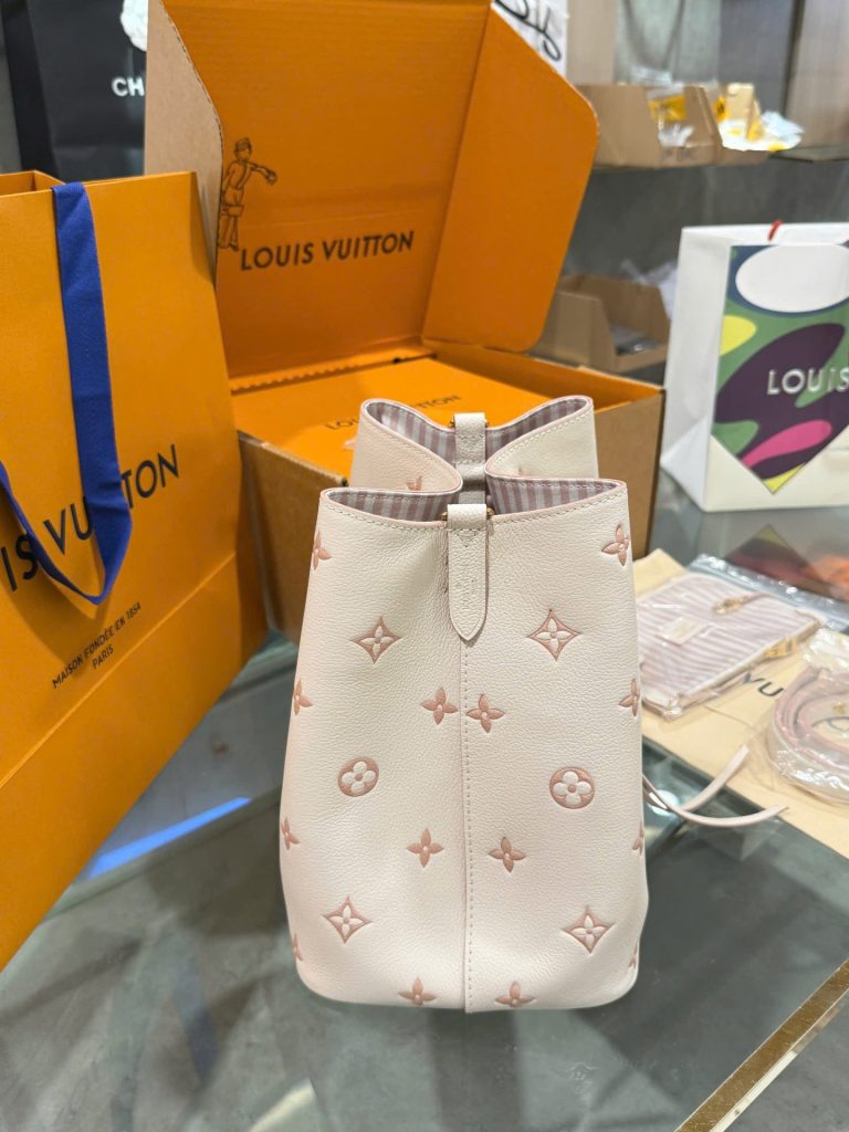 Túi Xách Louis Vuitton LV NeoNoe Like Auth Màu Trắng Sữa 25cm (2)