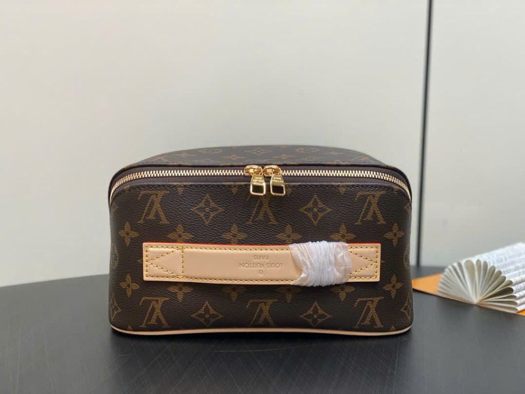 Túi Xách Louis Vuitton LV Toiletry Siêu Cấp Dáng Cốp Hoạ Tiết Monogram 24x13cm (1)
