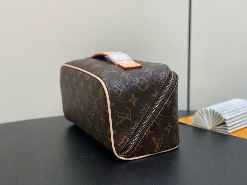 Túi Xách Louis Vuitton LV Toiletry Siêu Cấp Dáng Cốp Hoạ Tiết Monogram 24x13cm (1)