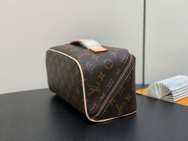 Túi Xách Louis Vuitton LV Toiletry Siêu Cấp Dáng Cốp Hoạ Tiết Monogram 24x13cm (1)