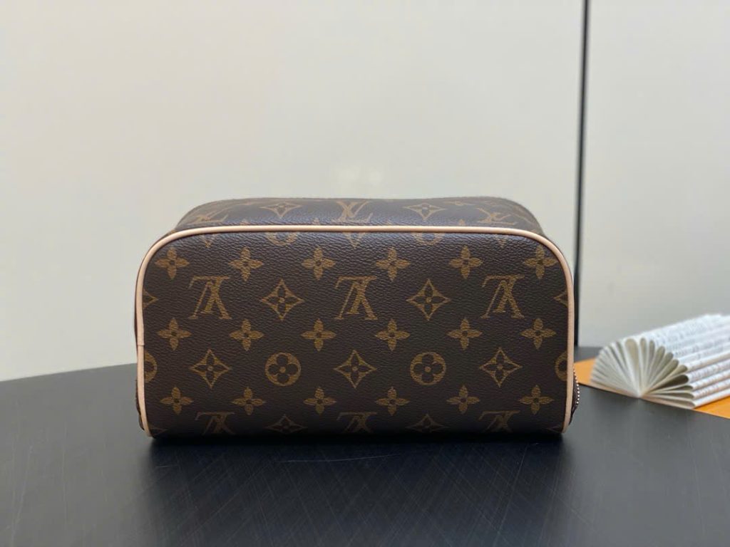 Túi Xách Louis Vuitton LV Toiletry Siêu Cấp Dáng Cốp Hoạ Tiết Monogram 24x13cm (1)