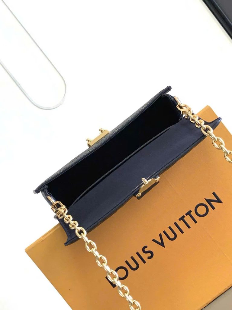 Túi Xách Louis Vuitton LV Wallet On Chain Siêu Cấp Màu Đen Hoạ Tiết Dập Chìm 22x15x5 (2)
