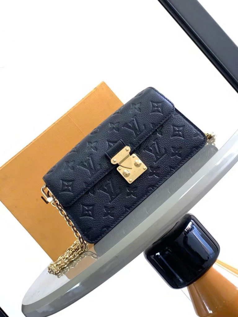 Túi Xách Louis Vuitton LV Wallet On Chain Siêu Cấp Màu Đen Hoạ Tiết Dập Chìm 22x15x5 (2)