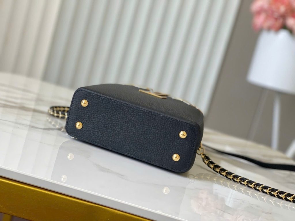 Túi Xách Louis Vuitton Like Auth LV Capusines Da Bò Màu Đen 21x14x8cm (2)