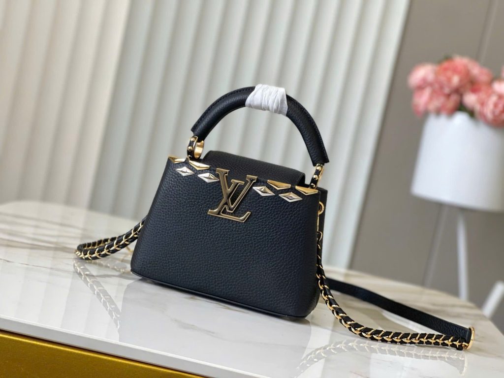 Túi Xách Louis Vuitton Like Auth LV Capusines Da Bò Màu Đen 21x14x8cm (2)