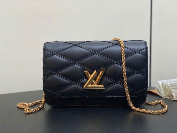 Túi Xách Louis Vuitton Like Auth LV Wallet On Chain Màu Đen Khoá Vàng 20x12cm (2)