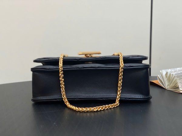 Túi Xách Louis Vuitton Like Auth LV Wallet On Chain Màu Đen Khoá Vàng 20x12cm (2)