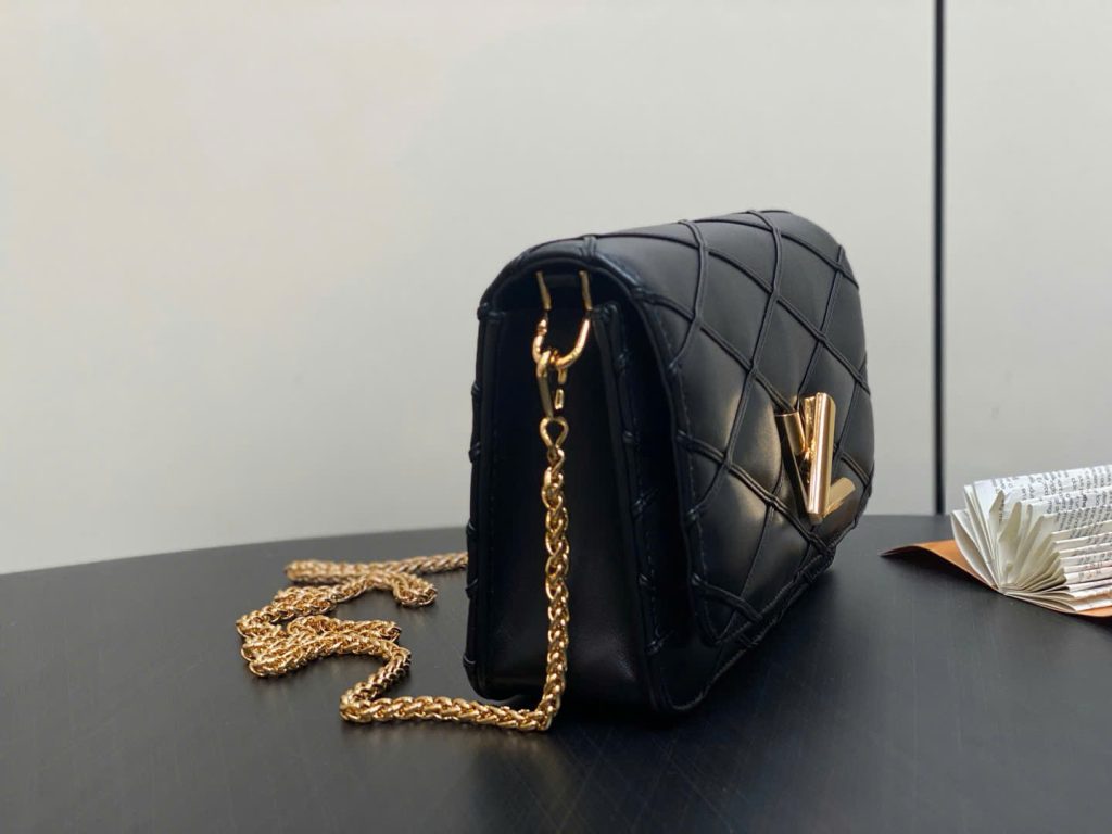 Túi Xách Louis Vuitton Like Auth LV Wallet On Chain Màu Đen Khoá Vàng 20x12cm (2)