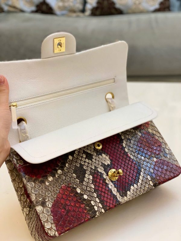 Túi Xách Nữ Chanel Classic Mãng Xà Siêu Cấp Khoá Vàng 25cm (2)