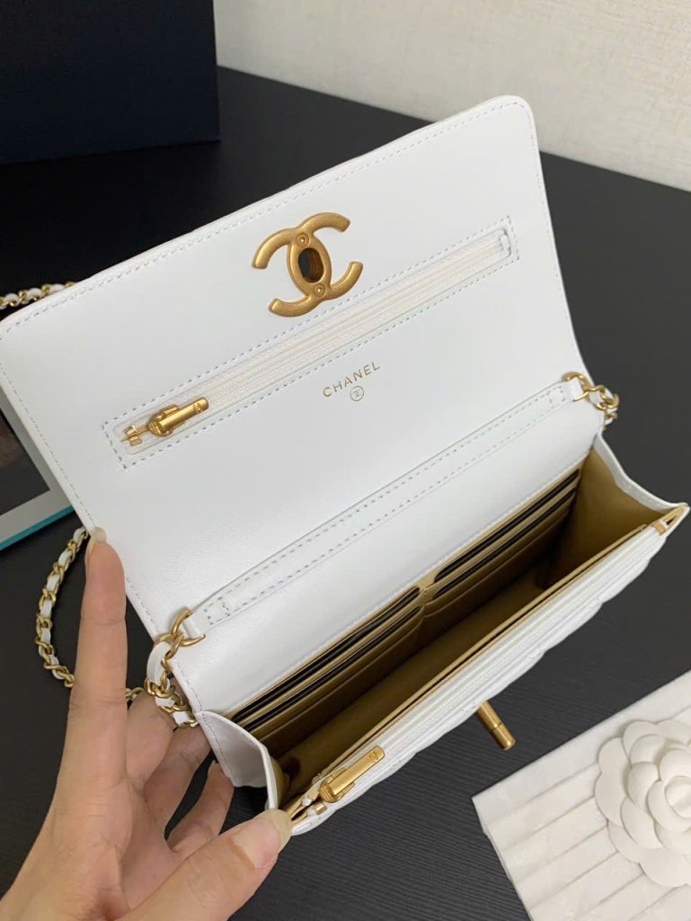 Túi Xách Nữ Chanel Woc Siêu Cấp Màu Trắng Khoá Vàng 19cm (2)