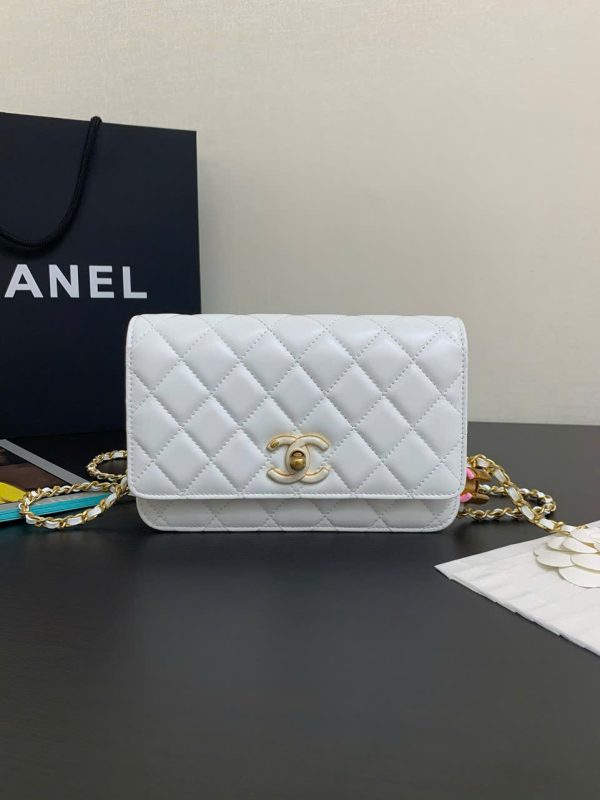 Túi Xách Nữ Chanel Woc Siêu Cấp Màu Trắng Khoá Vàng 19cm (2)
