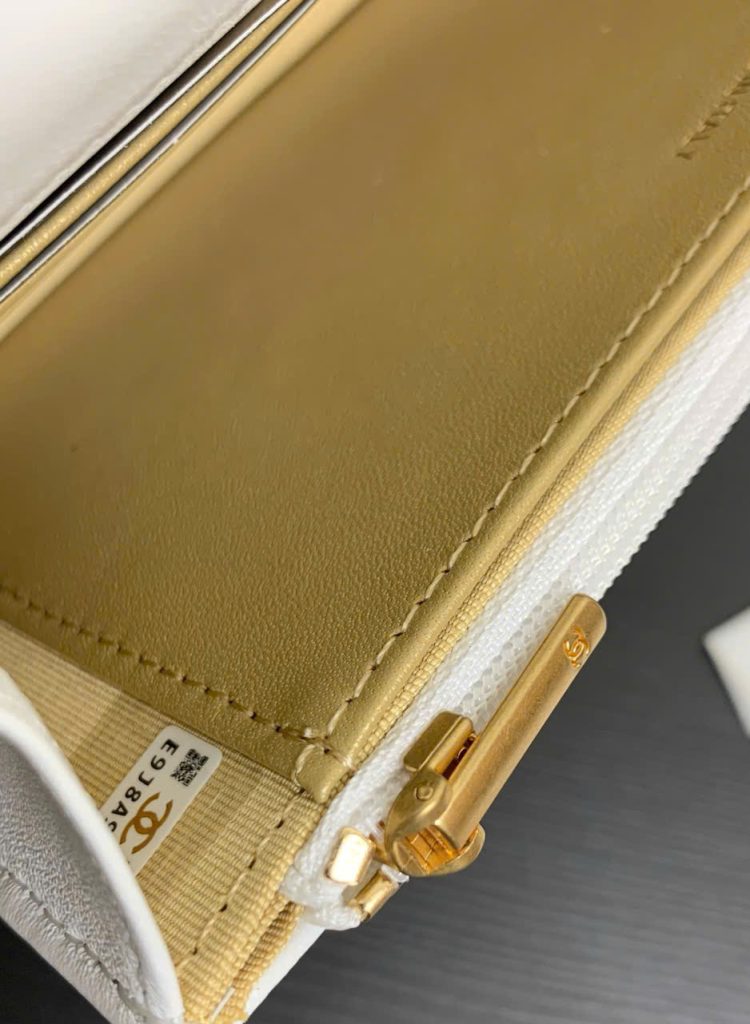 Túi Xách Nữ Chanel Woc Siêu Cấp Màu Trắng Khoá Vàng 19cm (2)
