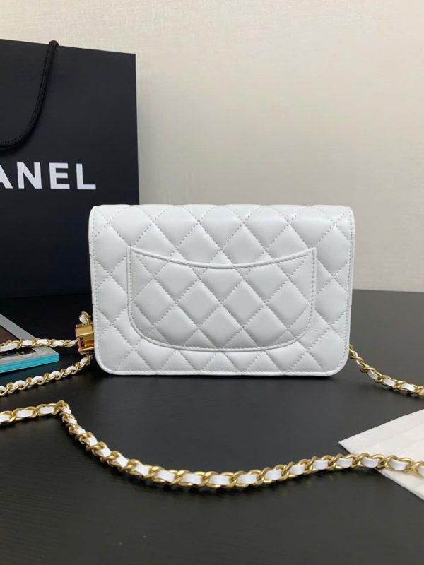Túi Xách Nữ Chanel Woc Siêu Cấp Màu Trắng Khoá Vàng 19cm (2)