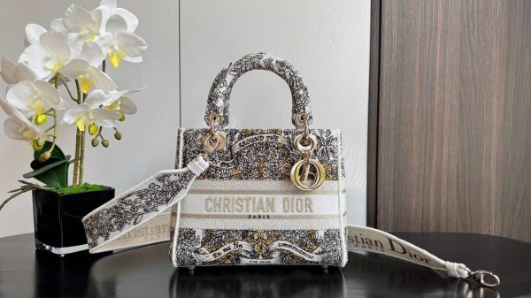 Túi Xách Nữ Dior Lady Hoạ Tiết Thêu Thổ Cẩm Siêu Cấp 24cm (2)