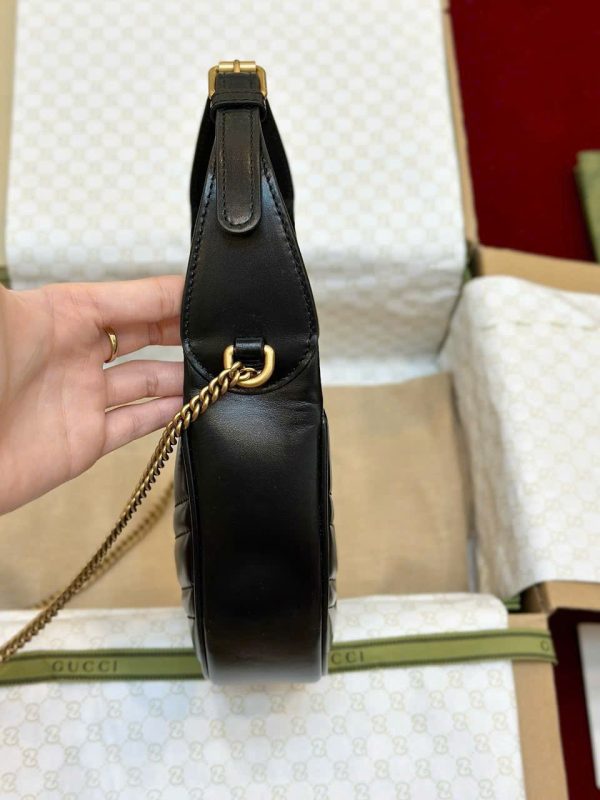Túi Xách Nữ Gucci Marmont Siêu Cấp Màu Đen Khoá Vàng 21x13cm (2)