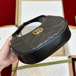 Túi Xách Nữ Gucci Marmont Siêu Cấp Màu Đen Khoá Vàng 21x13cm (2)