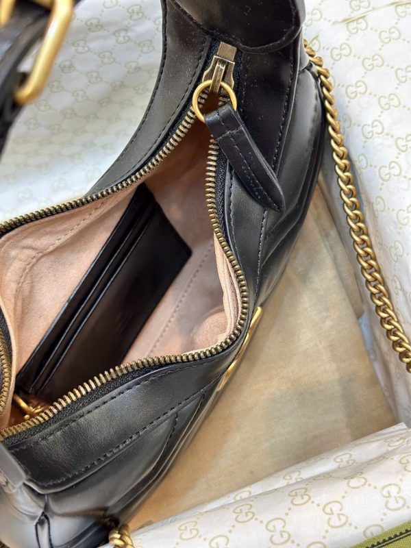 Túi Xách Nữ Gucci Marmont Siêu Cấp Màu Đen Khoá Vàng 21x13cm (2)