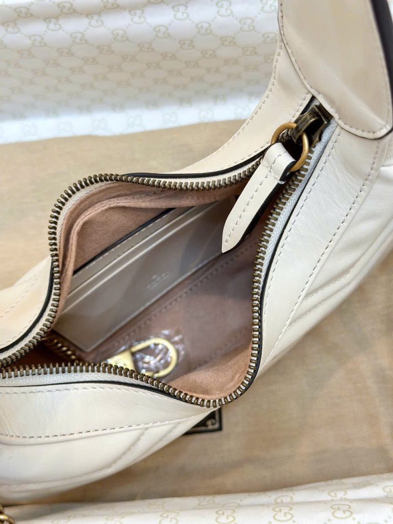 Túi Xách Nữ Gucci Marmont Siêu Cấp Màu Trắng Khoá Vàng 21x13cm (2)