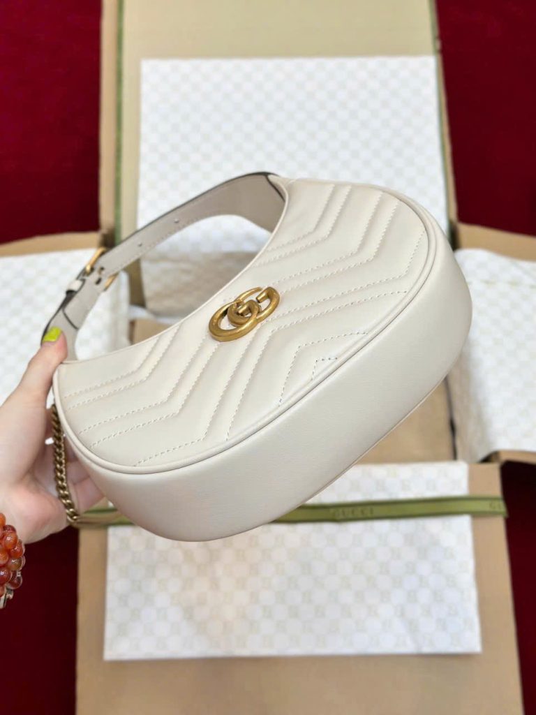 Túi Xách Nữ Gucci Marmont Siêu Cấp Màu Trắng Khoá Vàng 21x13cm (2)