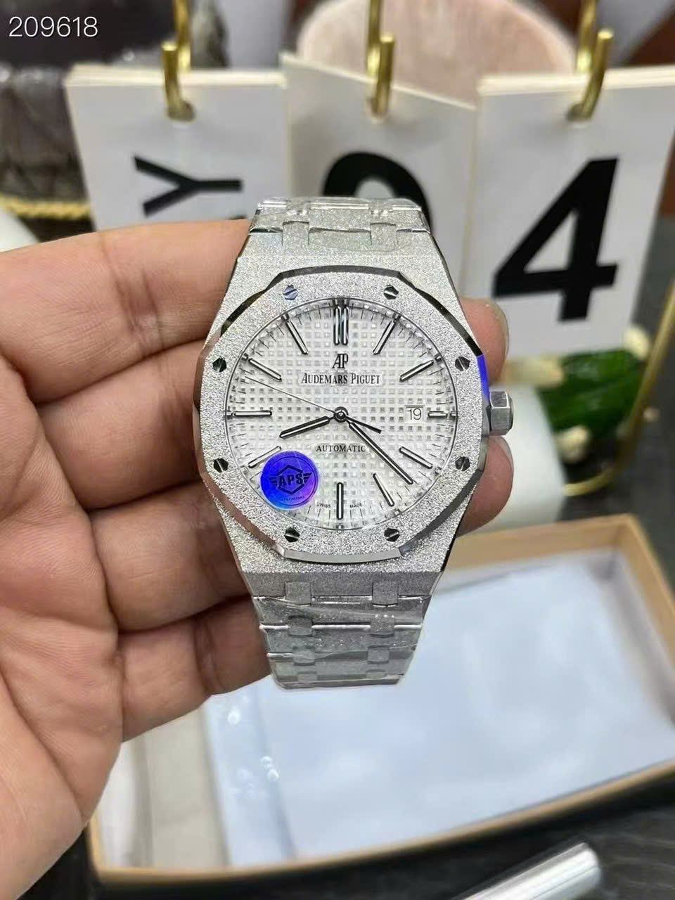 Đồng Hồ Audemars Piguet Replica 11 Royal Oak Frosted Gold 15410 Mặt Trắng Nhà Máy APS 41mm (2)