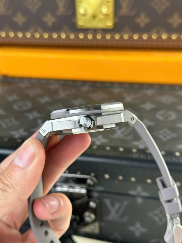 Đồng Hồ Audemars Piguet Replica 11 Royal Oak Offshore 15720 Màu Xám Dây Cao Su Nhà Máy APS 42mm (2)