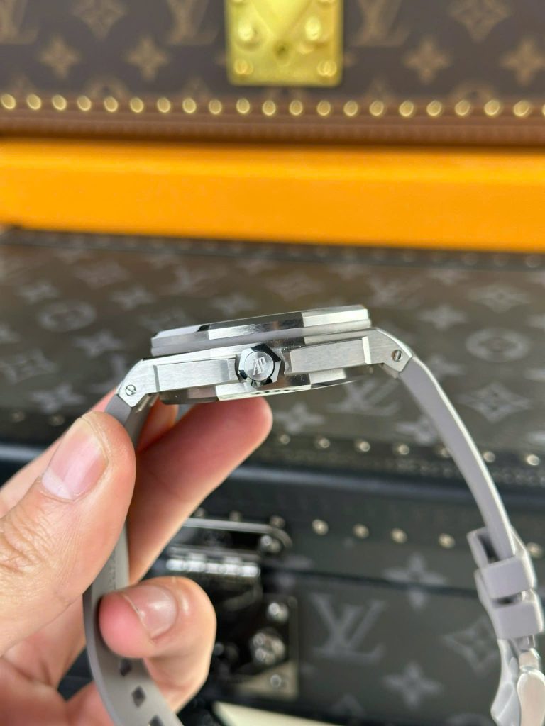 Đồng Hồ Audemars Piguet Replica 11 Royal Oak Offshore 15720 Màu Xám Dây Cao Su Nhà Máy APS 42mm (2)