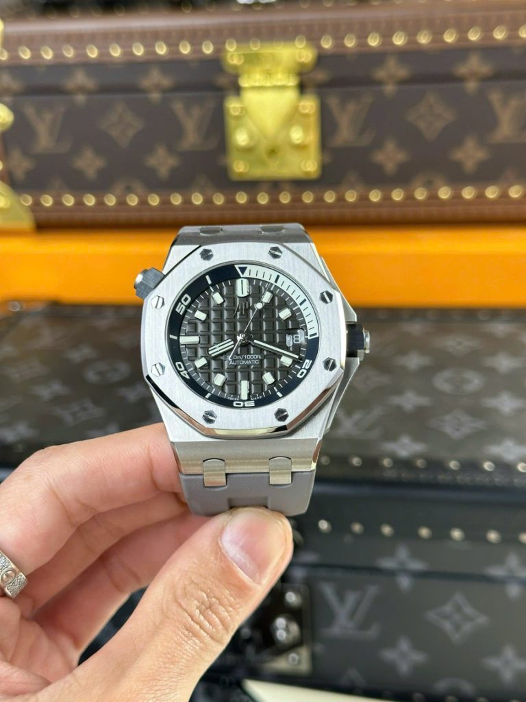 Đồng Hồ Audemars Piguet Replica 11 Royal Oak Offshore 15720 Màu Xám Dây Cao Su Nhà Máy APS 42mm (2)