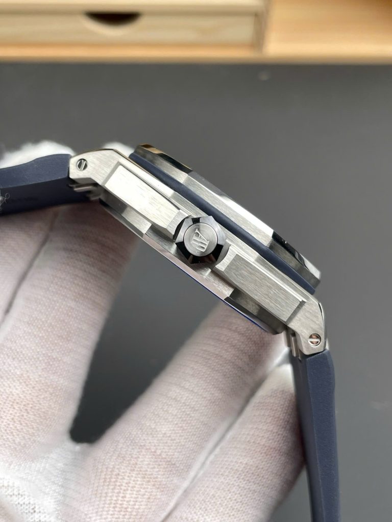 Đồng Hồ Audemars Piguet Royal Oak Offshore 15720ST Rep 11 Cao Cấp Nhất APS Factory 42mm (1)