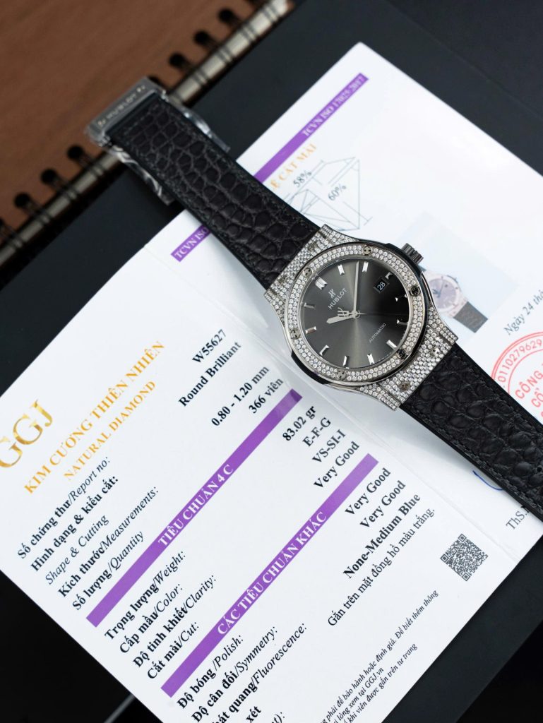 Đồng Hồ Hublot Classic Fusion Mặt Xám Chế Tác Vỏ Đính Full Kim Cương Thiên Nhiên 42mm (2)