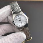Đồng Hồ Omega Constellation Replica 11 Mặt Số Xà Cừ Đính Đá Máy Cơ Automatic 28mm (1)