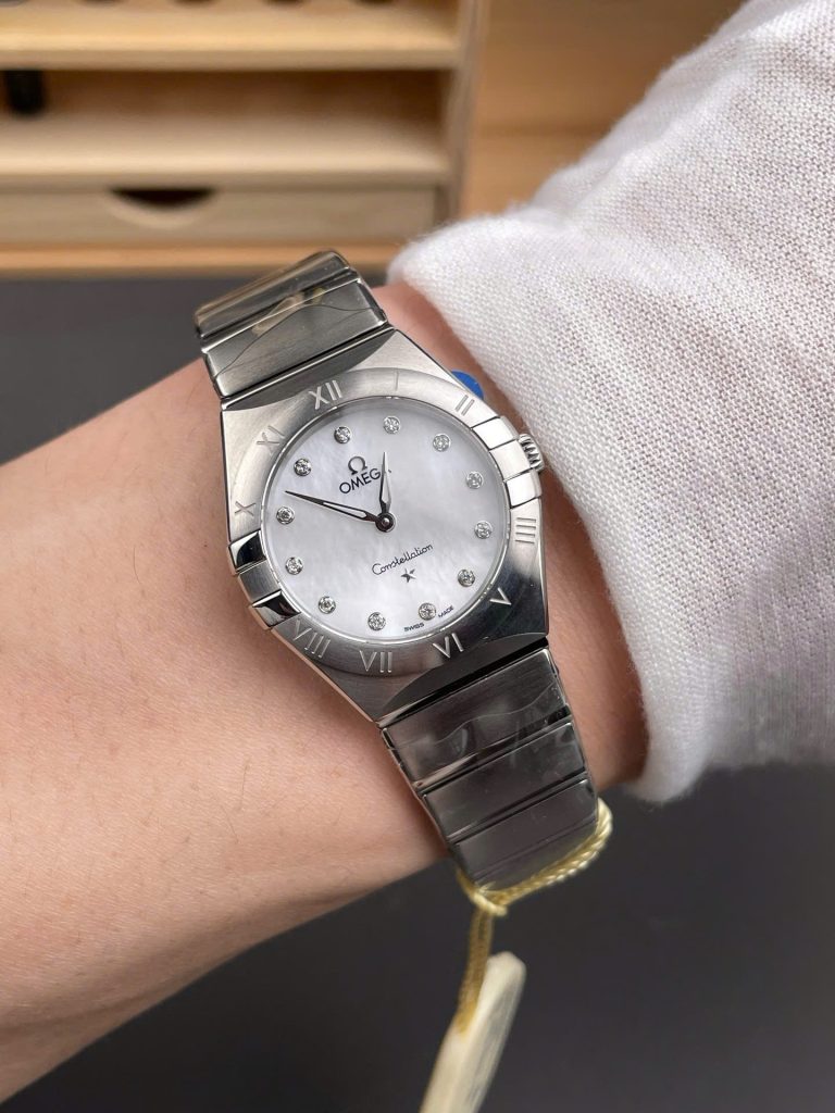 Đồng Hồ Omega Constellation Replica 11 Mặt Số Xà Cừ Đính Đá Máy Cơ Automatic 28mm (1)