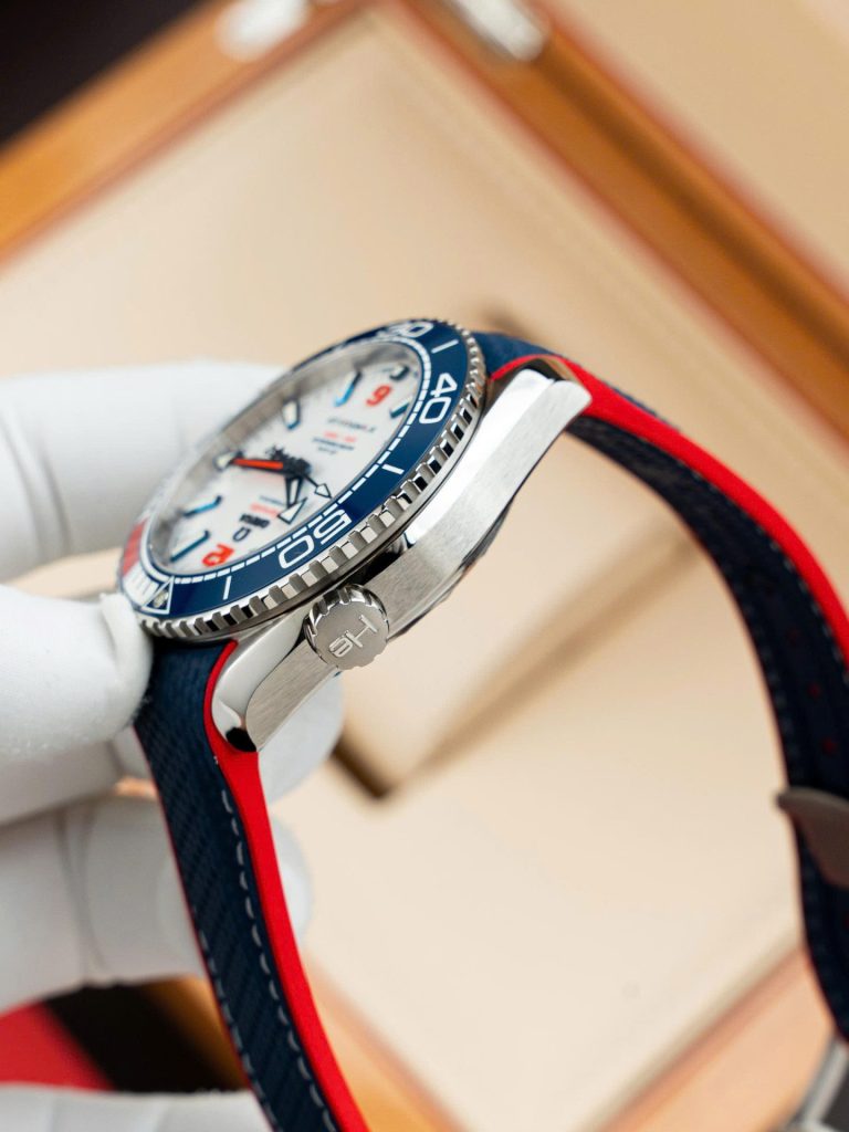 Đồng Hồ Omega Seamaster Planet Ocean 600M Replica 11 Mặt Trắng Dây Cao Su Xưởng VS 43,5mm (2)