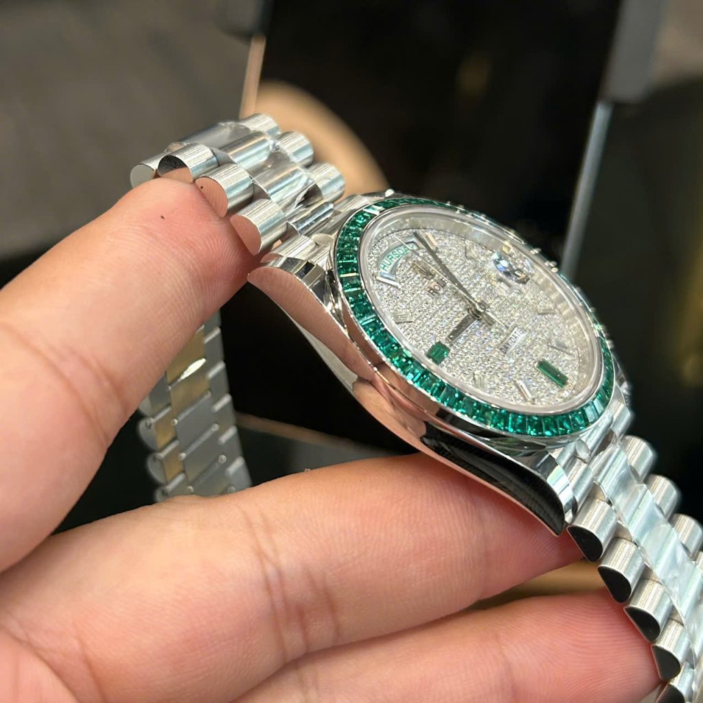Đồng Hồ Rolex Day-Date Chế Tác Kim Cương Moissanite Trọng Lượng 200 Gram 40mm (2)