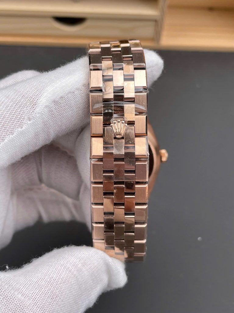 Đồng Hồ Rolex Land-Dweller 127335 Rep 11 Mạ Vàng Hồng Mặt Trắng Họa Tiết Tổ Ong 40mm (2)