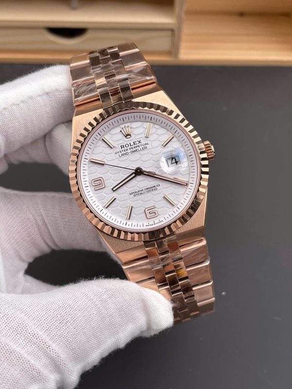 Đồng Hồ Rolex Land-Dweller 127335 Rep 11 Mạ Vàng Hồng Mặt Trắng Họa Tiết Tổ Ong 40mm (2)