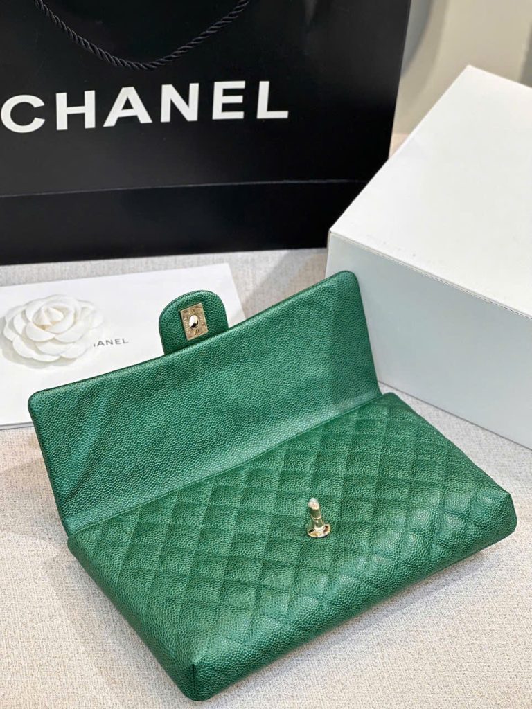 Túi Cầm Tay Chanel Classic Siêu Cấp Màu Xanh Lá Cây 25cm (2)
