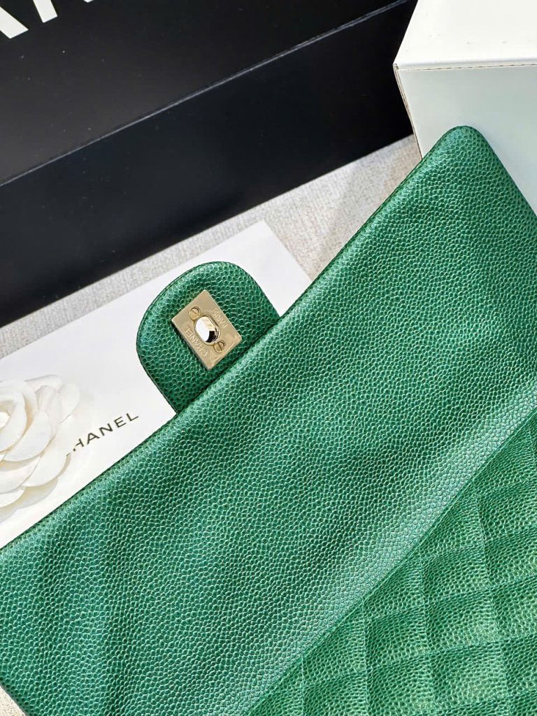 Túi Cầm Tay Chanel Classic Siêu Cấp Màu Xanh Lá Cây 25cm (2)