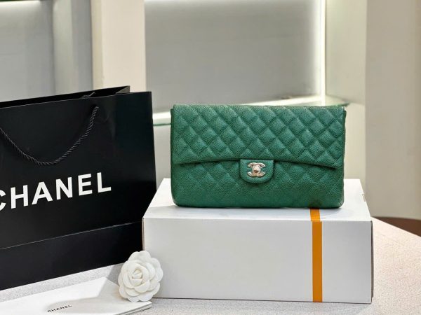 Túi Cầm Tay Chanel Classic Siêu Cấp Màu Xanh Lá Cây 25cm (2)