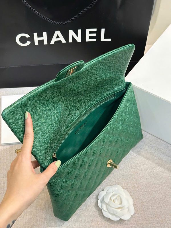 Túi Cầm Tay Chanel Classic Siêu Cấp Màu Xanh Lá Cây 25cm (2)