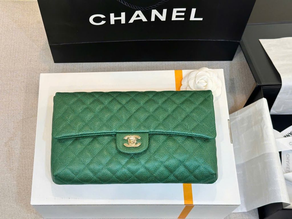 Túi Cầm Tay Chanel Classic Siêu Cấp Màu Xanh Lá Cây 25cm (2)