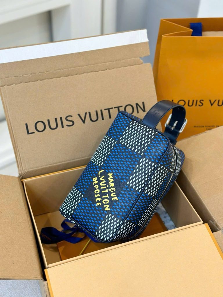 Túi Clutch Louis Vuitton LV Locker Dopp Kit Màu Xanh Trắng Siêu Cấp 23x16cm (2)