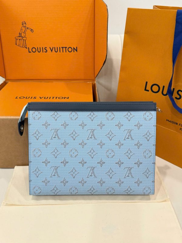 Túi Clutch Louis Vuitton Like Auth Họa Tiết Monogram Màu Xanh Dương 26cm (2)